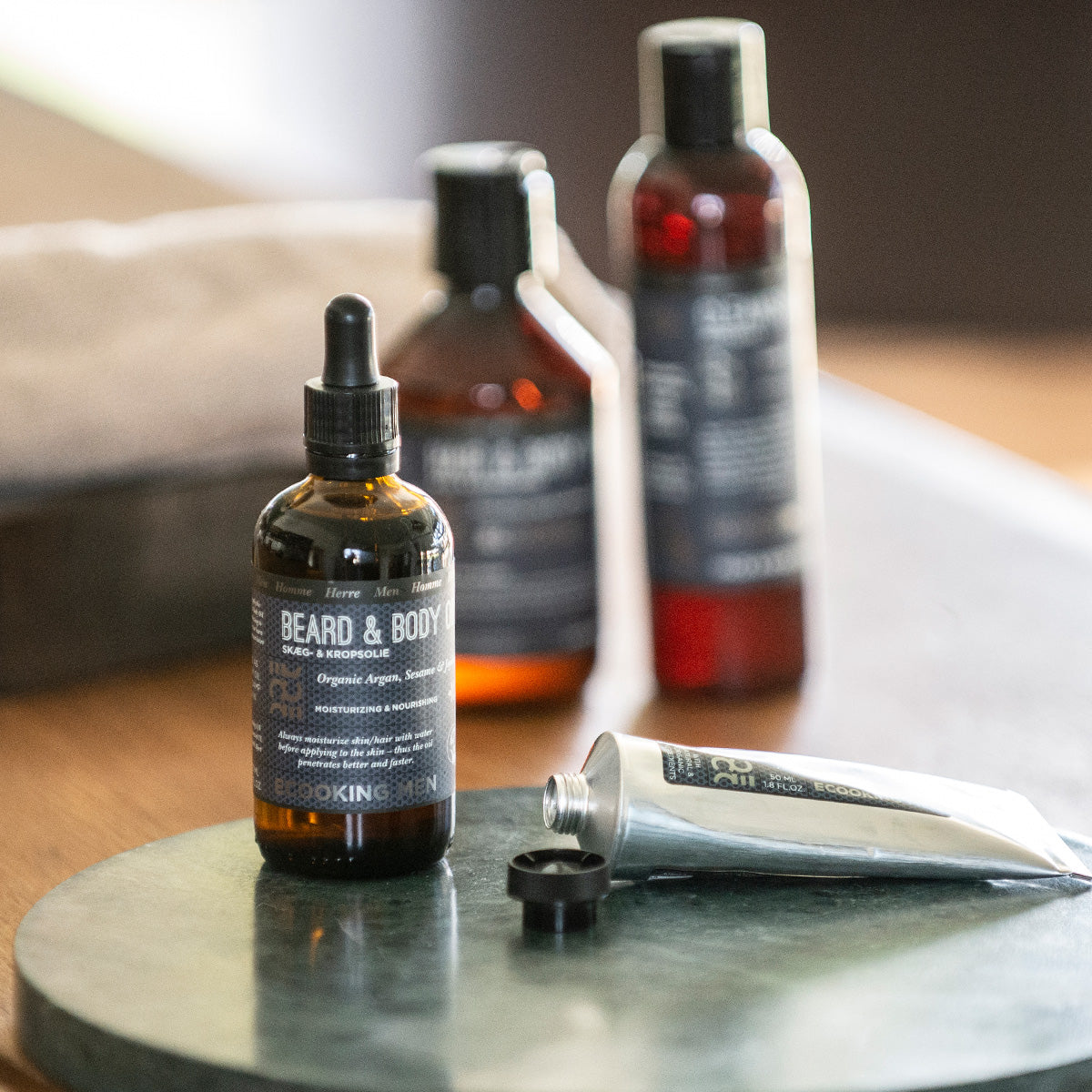 Man Skägg och kroppsolja